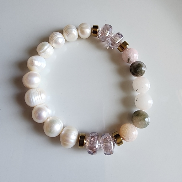 Lustrous Pearl and Gemstone Bracelet - Picture 1 of 5